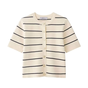 Gilet en maille rayé crème à manches courtes avec boutons dorés et col rond femme