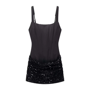 Haut corset noir sexy à fines bretelles avec ourlet plissé orné de paillettes brillantes