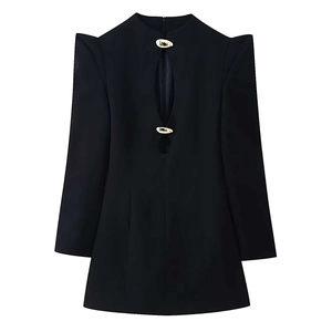 Robe Mini Noire Élégante pour Femme Avec Évidement Boucle en Métal Doré Épaulettes Exagérées Manches Longues Moulante Party