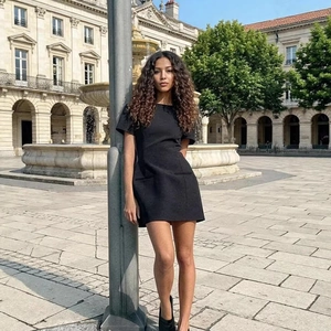 Elegant Women Summer Slim Fit Ruched Mini Dress With Puff Sleeves Round Neck Solid Color Short Dress Pockets Commuting Office Dress