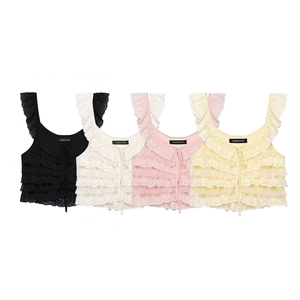 Débardeurs en dentelle noire, blanche, rose et jaune avec design multicouche chic