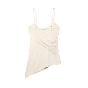 Camisole crème élégante avec dentelle, ourlet asymétrique et bretelles réglables