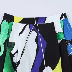 Eleganter Retro-Midirock mit hohem Bund und farbenfrohem abstraktem Kunstdruck