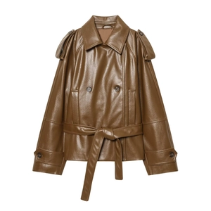 Veste courte chic en similicuir marron foncé avec double boutonnage et ceinture à nouer