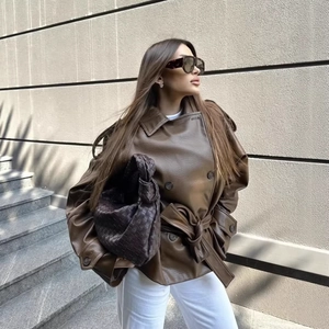 Trench-coat marron foncé en similicuir pour femme avec double boutonnage et ceinture