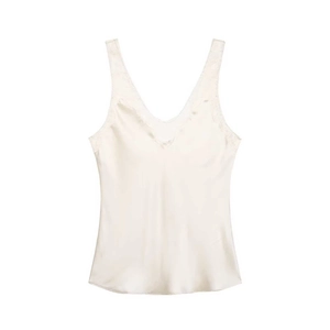 Débardeur élégant en satin ivoire avec dentelle délicate pour un style d'été épuré