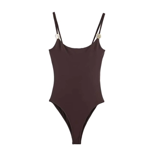 Costume da bagno intero marrone scuro con spalline sottili e decori in metallo dorato