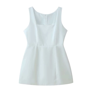 Detailed view of the invisible back zipper on a white sleeveless square neck dress