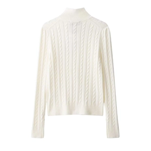Schicker cremeweißer Zopfstrick-Cardigan mit hohem Stehkragen und Rippstrickbündchen