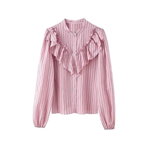 Chemise rose à rayures avec doubles volants en V et col montant élégant pour femme