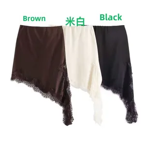 Jupes asymétriques tricolores avec dentelle large en marron, crème et noir élégant