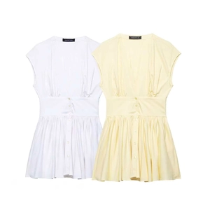 Robe trapèze sans manches à col en V avec boutons et taille péplum en blanc et jaune