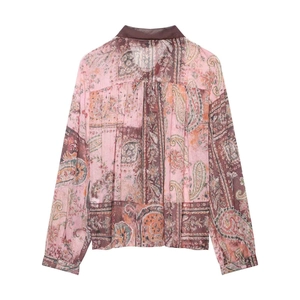 Chemisier en mousseline à imprimé paisley rose avec col contrasté et manches longues