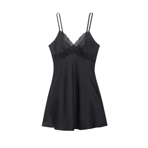 Robe Courte Sexy en Satin Noir à Bretelles pour Femmes Col en V Sans Manches Nuisette Bretelles Réglables Coupe Ajustée Élégante