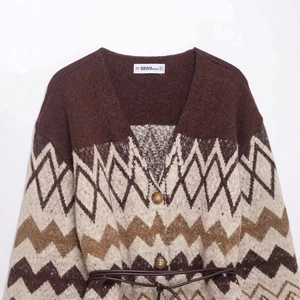 Retro V-neck jacquard cardigan with geometric patterns and brown leather belt