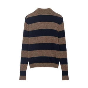 Vue arrière d'un pull rayé chic marine et marron à manches longues avec un col montant