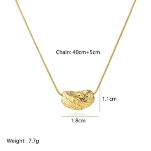 Élégant collier en titane plaqué or 18 carats avec pendentif perle relief nuage