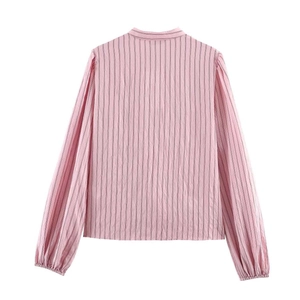 Rosafarbene gestreifte Langarmshirt mit Rüschendetails und Rundhalsausschnitt Rückansicht