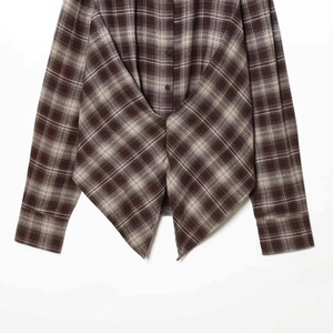 Damen Karo-Langarmshirt mit gestuften Rüschen in Braun- und Beigetönen