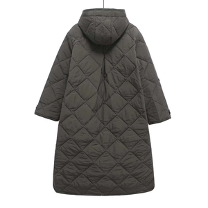 Cappotto lungo trapuntato grigio scuro da donna con cappuccio e motivo a rombi larghi