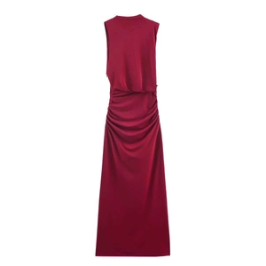 Sleeveless deep red midi dress with side ruching and elegant crew neck design