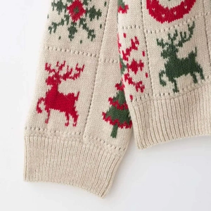 Vintage beigefarbener Weihnachtspullover mit Rentier- und Schneeflocken-Jacquardmuster