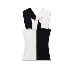 Slim fit color-block halter top with rib-knit texture and gold ring hardware detail