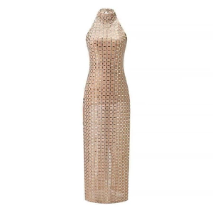 Robe longue dos nu doré champagne avec paillettes et motif en maille carrée élégante
