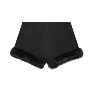 Pantaloncini casual a vita alta bianchi da donna con elegante bordo in ecopelliccia nera