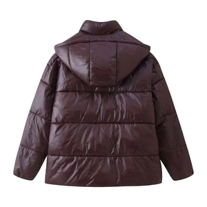 Damen Steppjacke mit Kapuze in Glanzoptik in Dunkelviolett, warme Winterjacke Rückansicht