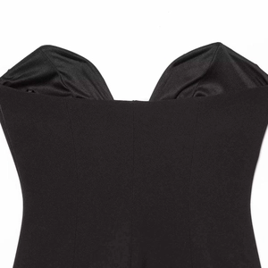Haut bustier noir élégant avec décolleté en cœur et texture en tissu tissé de qualité