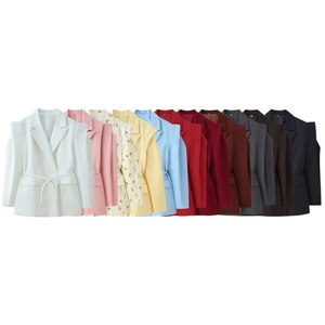 Blazer cintré pour femme avec ceinture disponible en dix couleurs vives pour un look varié