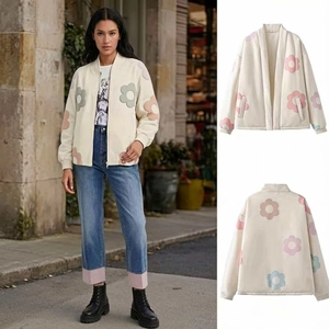 Giacca Trapuntata Imbottita da Donna Vintage con Stampa Floreale Crema Polsini a Costine Scollo a V Autunno Inverno Caldo