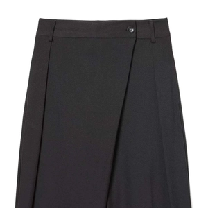 Pantalon large noir à taille haute pour femme avec devant asymétrique et détail de bouton