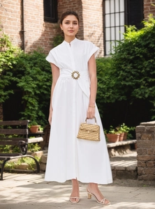 Abito Lungo da Donna Bianco con Collo alla Coreana Elegante Manica Corta Fibbia in Metallo Sole Vita Stretta Abito a Trapezio