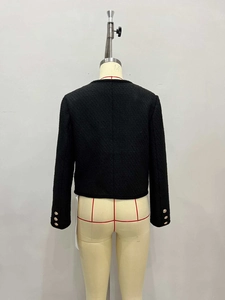 Klassische schwarze Tweed-Kurzjacke für Damen mit Rundhalsausschnitt und Goldknöpfen