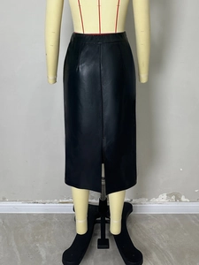 2025 High-waisted black PU leather midi skirt with back slit design on a mannequin