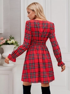 Robe de Noël à carreaux rouges et noirs avec manches lanternes et taille élastique