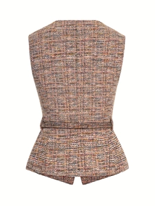 Vue arrière détaillée du gilet en tweed avec ourlet à basque et tissage multicolore vif