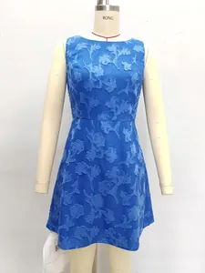 Elegantes königsblaues ärmelloses Jacquard-Minikleid mit 3D-Blumentextur und A-Linie