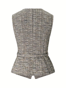 Vue arrière d'un gilet en tweed texturé avec taille cintrée et ourlet style basque