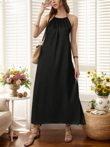 Elegant black halter neck sleeveless maxi dress with pleated collar for summer vacation
