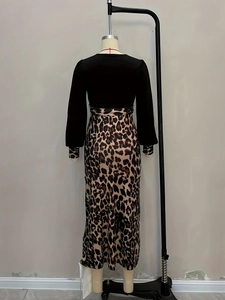Robe élégante à manches longues avec haut noir, jupe léopard et ceinture assortie incluse
