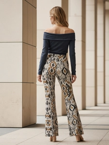 Dames gebreide flared broek met Azteekse print en marineblauw off-shoulder top met lange mouw