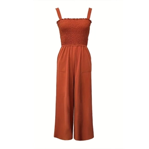 Détail de la combinaison caramel avec bustier élastique froncé et poche latérale