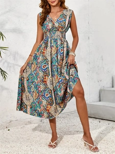 Abito lungo smanicato con stampa paisley, scollo a V e vita elasticizzata arricciata