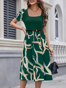 Elegant dark green square neck puff sleeve midi dress with abstract print and thin belt