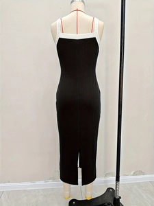 Robe longue en maille ajustée sans manches contrastée noir et blanc avec fente au dos