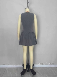 Elegantes dunkelgraues ärmelloses A-Linien-Minikleid mit Faltenrock und Rückenreißverschluss