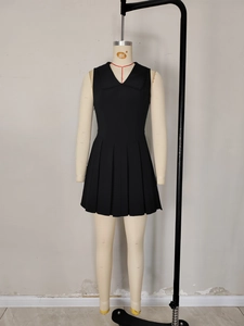 Ärmelloses V-Ausschnitt Minikleid mit Peter-Pan-Kragen und hoch tailliertem Faltenrock
